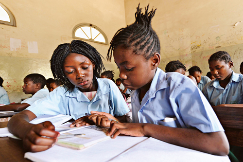Figure 2.2 Millennium Development Goal no. 2 is to achieve universal primary
 education by 2015. In Mozambique, the proportion of children in school
 has increased from 43 per cent in 1999 to 87 per cent in 2007.