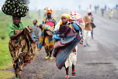 Figure 5.2 The UN High Commissioner for Refugees (UNHCR) has estimated
that the number of refugees worldwide is around 16 million, including
4.6 million Palestinian refugees for whom UNRWA is responsible.
A downward trend has now turned, and unfortunately the number of
refugees seems to be increasing again. The largest groups are Palestinians,
Afghans, Iraqis, Colombians and Sudanese. The number of internally
displaced persons is estimated at 26 million, and the largest groups
are in Sudan, Colombia, Iraq, DR Congo and Somalia.