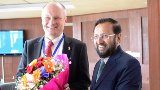 Statssekretær Lars Andreas Lunde og Indias miljøminister Prakash Javadekar 
