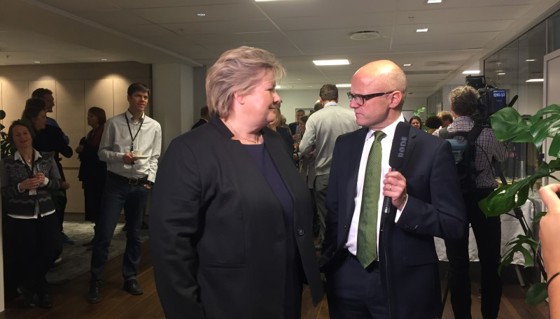 Statsminister Erna Solberg og klima- og miljøminister Vidar Helgesen