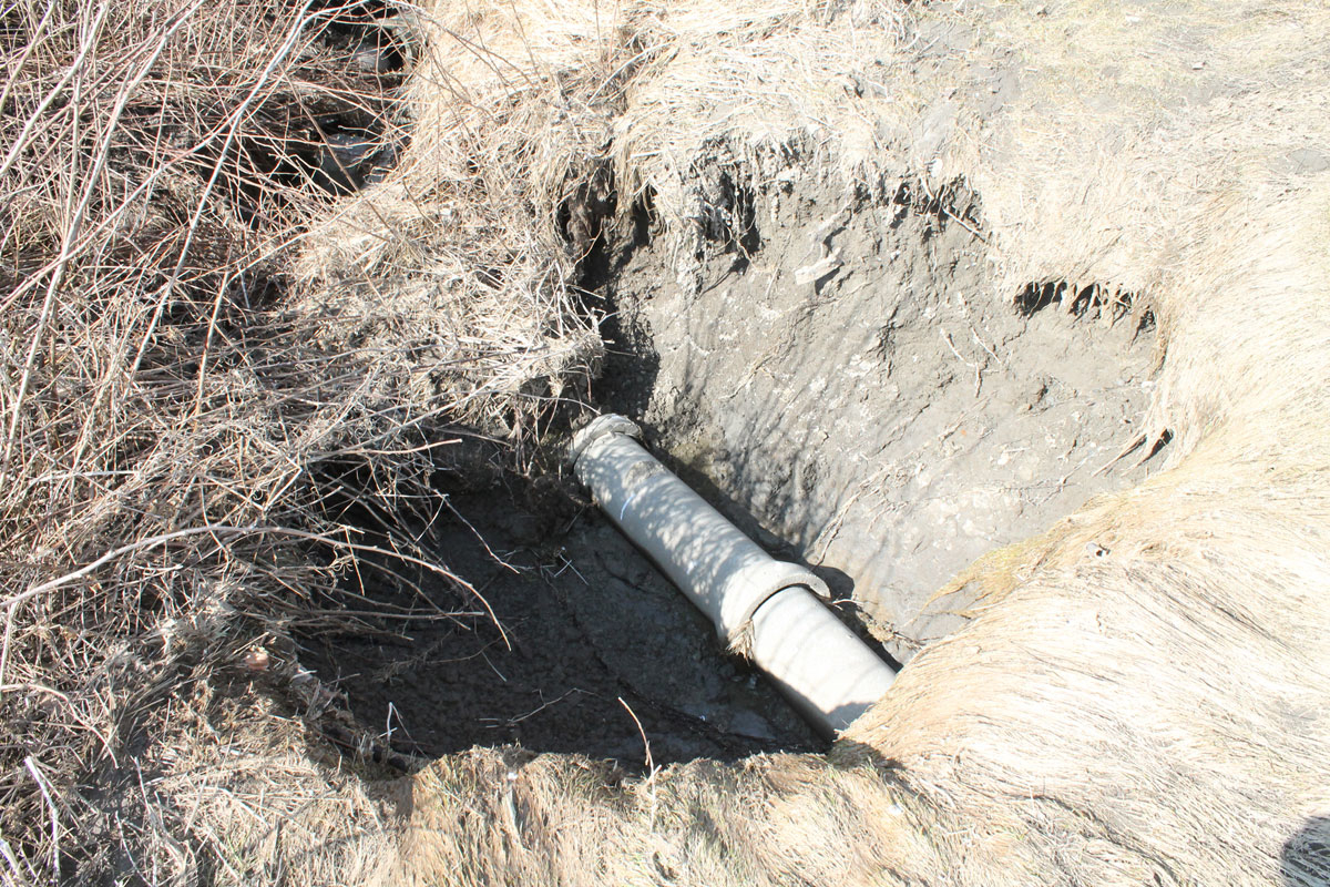 Figur 13.3 Erosjonsskadar i bekkelukka kanalar i eit planert jordbruksområde.