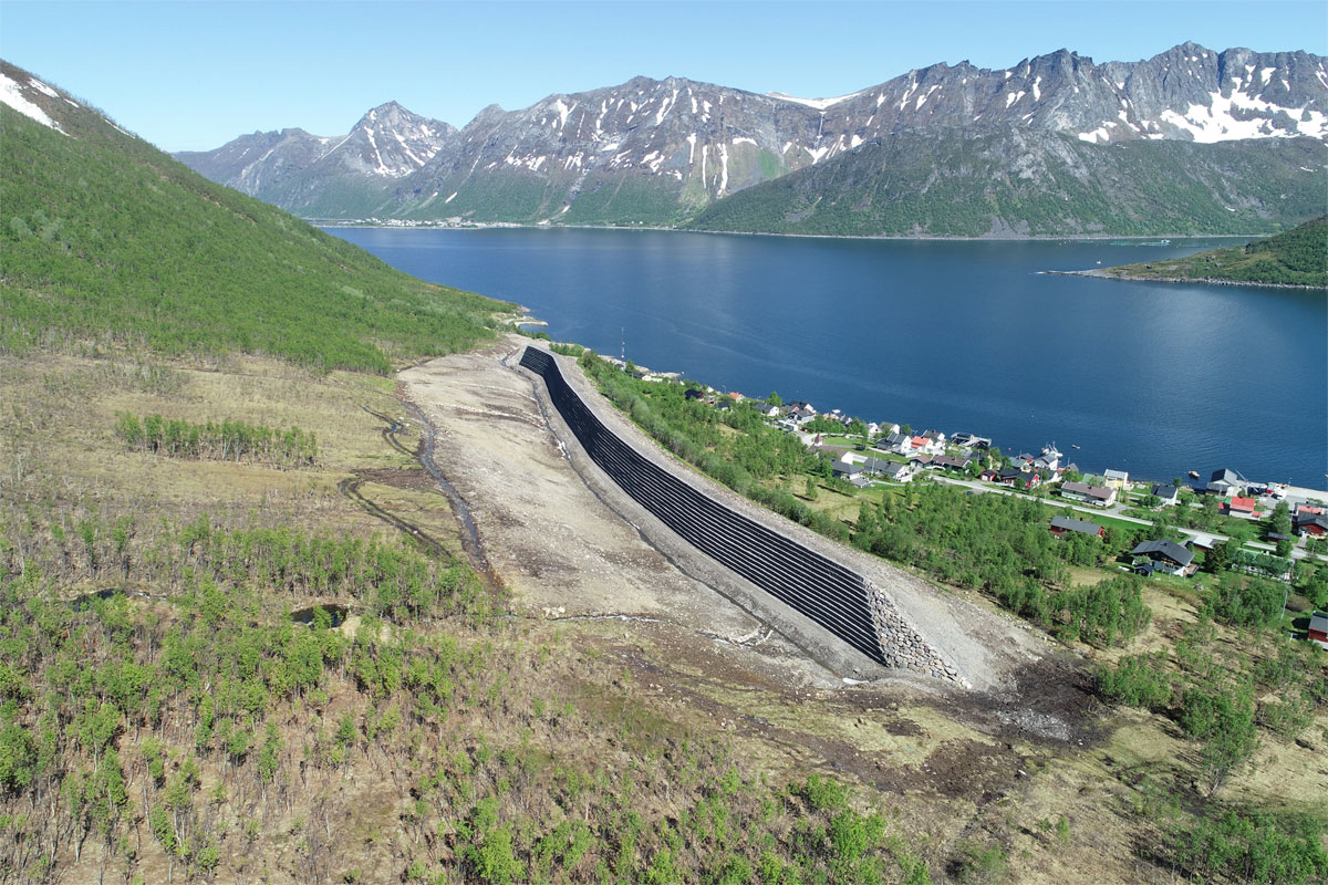 Figur 7.11 Oversiktsbilete av fangvollen i Fjordgård i Senja kommune.