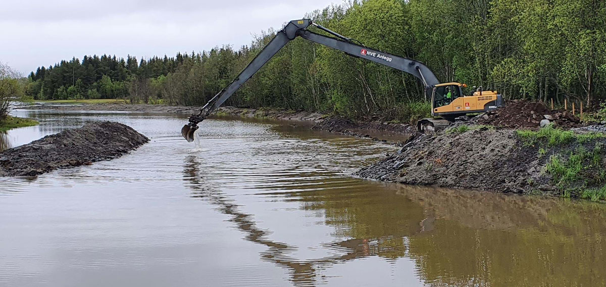 Figur 7.6 Reetablering av meandrerande elveløp i Slindelva, Selbu kommune.