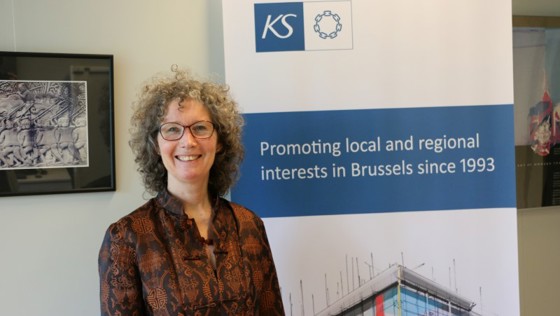 Åse Erdal leder KS Brusselkontor og jobber tett med å følge opp undersøkelsen om kommuner og fylkeskommuners deltakelse i EU-prosjekter. 
