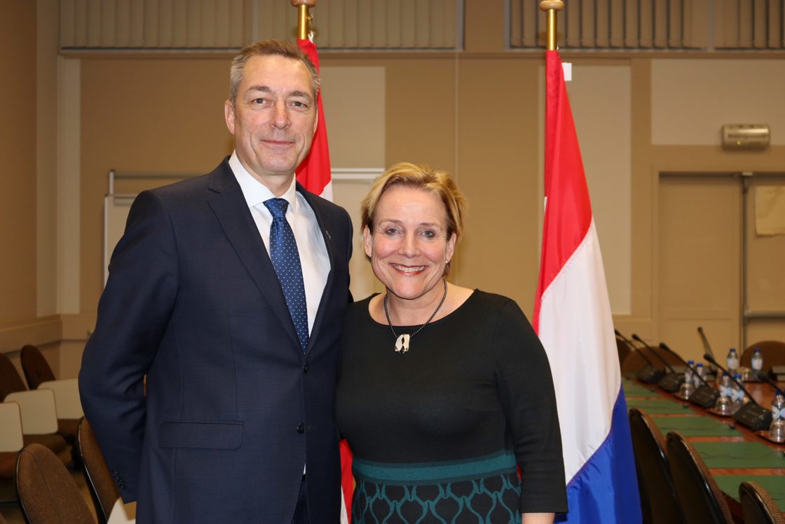 Den norske og den nederlandske forsvarsministeren hadde et bilateralt møte der de blant annet diskuterte videre samarbeid rundt trening av nederlandske soldater i Norge.