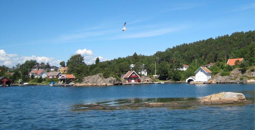 Eit klassisk sørlandsområde der fleire av sjøbuene er endra til fritidsbustader.