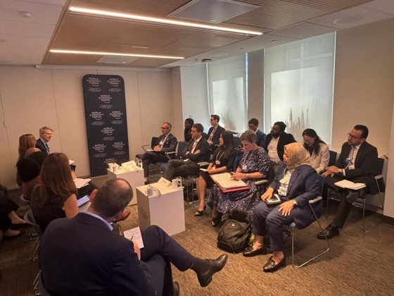 Klima og miljøministeren på møte om plastforurensing.jpg