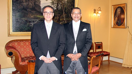 Fra venstre: Afghanistans ambassadør, H.E. Youssof Ghafoorzai, Seychellenes ambassadør, H.E. Derick Ally 