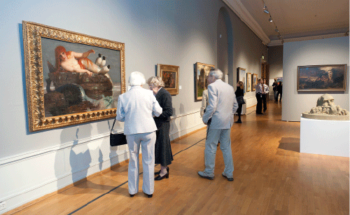 Figur 6.4 Publikum i utstillingen Giacometti, Hodler, Kless i Nasjonalmuseet 2011, et samarbeid med Kunstmuseum Bern, Sveits.