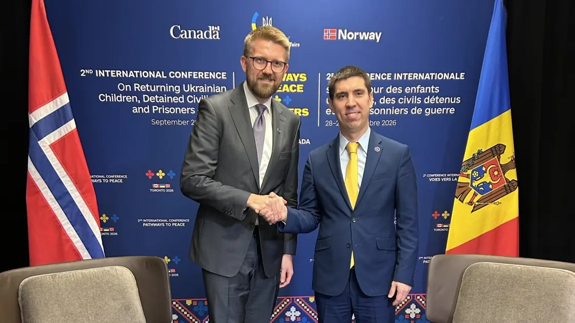 Bilde av statssekretær Eivind Vad Petersson og Moldovas utenriksminister Mihai Popșoi