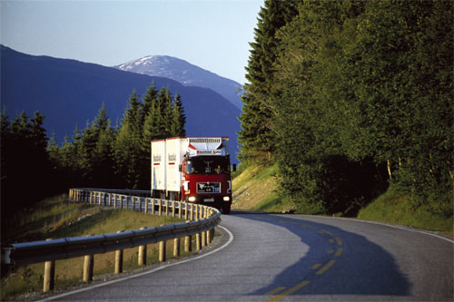 Figur 3.8 Utbygging av infrastruktur som veier og havner er viktig for marin verdiskaping.