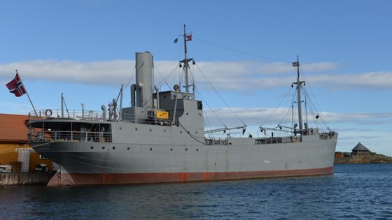 D/S Hestmanden ble bygd i Bergen i 1911 og har seilt i konvoifart både i 1. og 2. verdenskrig og er det eneste gjenværende skipet fra Nortraship-flåten. 