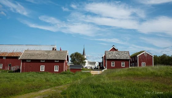 Rød drengstue restaurert Tranøy gård.