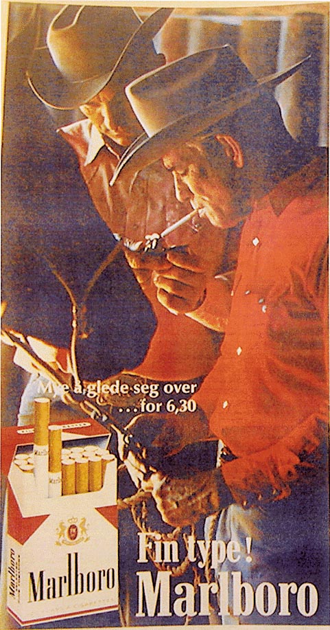 Figur 6.22 Overlegent
 . Cooly, Conrad Langaard
 A/S, 1970. I reklamen hørte sigarettene med i
 skisporten.