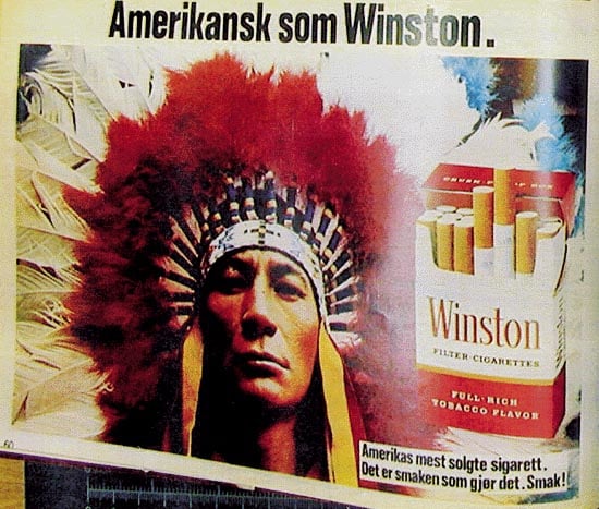 Figur 6.23 Velkommen i 
Dunhills kvalitetsverden.
  Gunnar
 Stenberg A/S, 1973. Importert fra Alfred Dunhill Ltd. Gullighter,
 gullbord, gullrand i pakken konnoterer en distingvert og kultivert ’livsverden’.