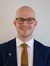 Erik Sandsmark Idsøe er statssekretær for justis- og beredskapsminister Emilie Enger Mehl.