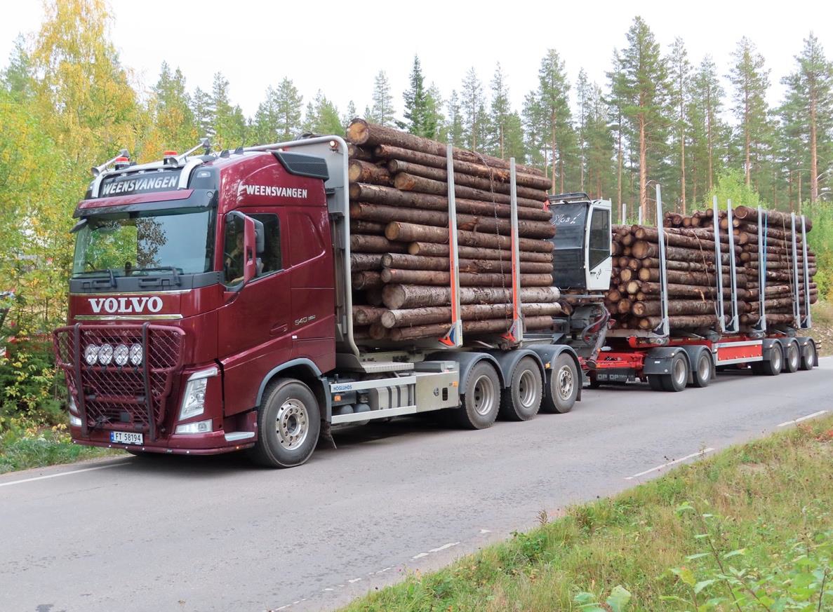 Et bilde som inneholder lastebil, utendørs, bilvei, himmel
Automatisk generert beskrivelse