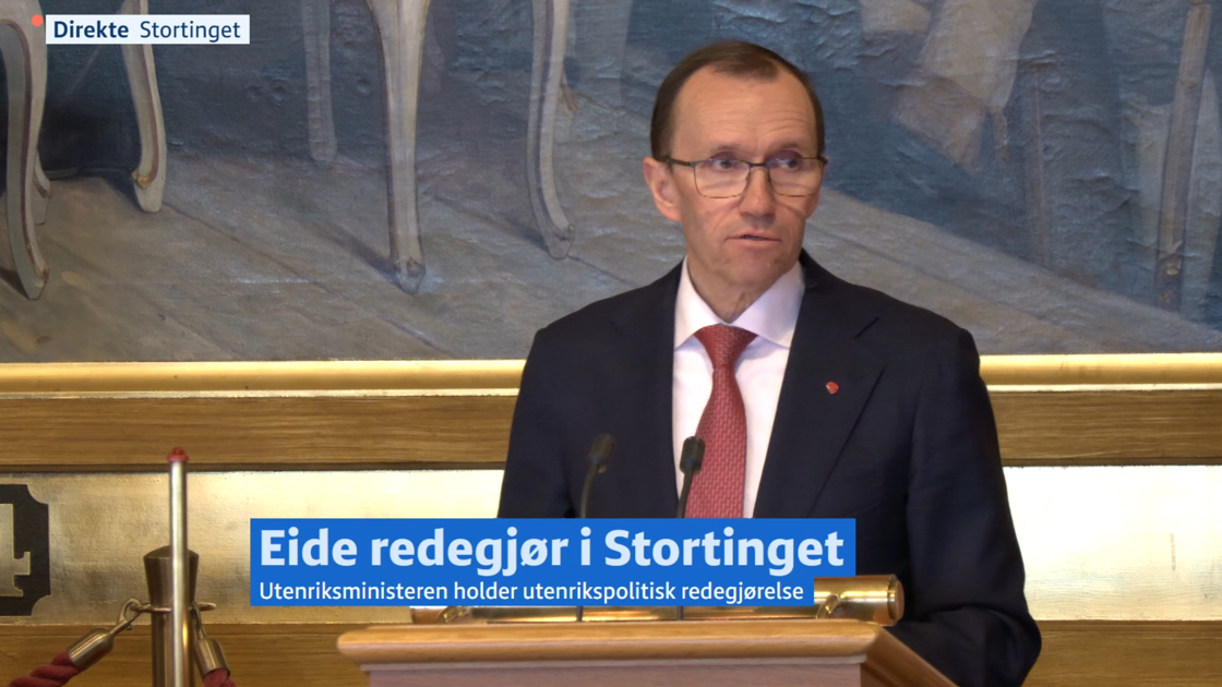 Utenriksminister Espen Barth Eide på talerstolen i Stortinget