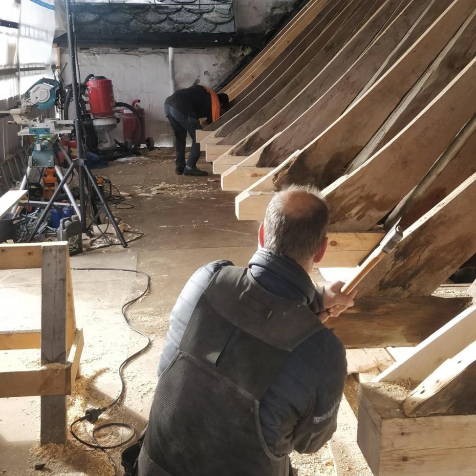 Klimaskallsikring av tak over kor i Ringsaker kirke.