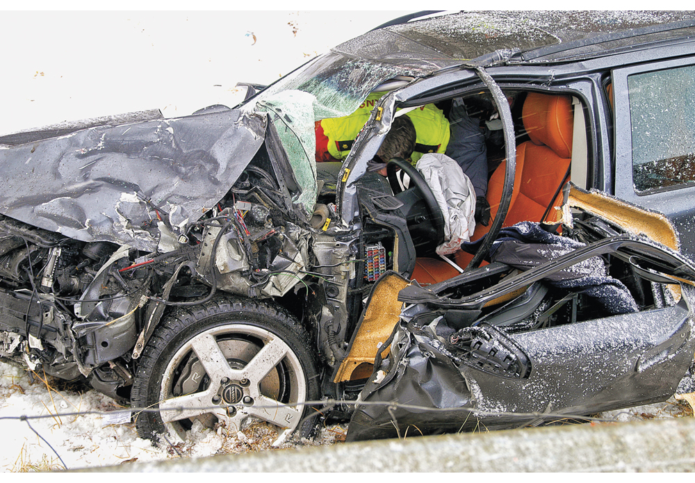 Figur 2.1 Personbil etter en trafikkulykke
