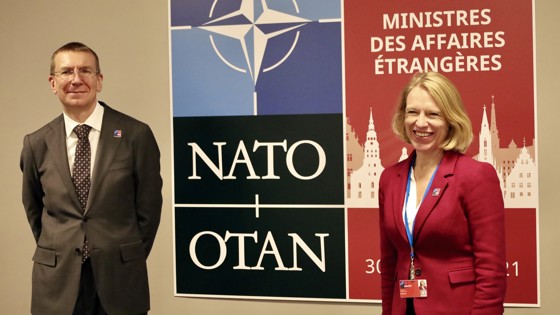 To utenriksministere