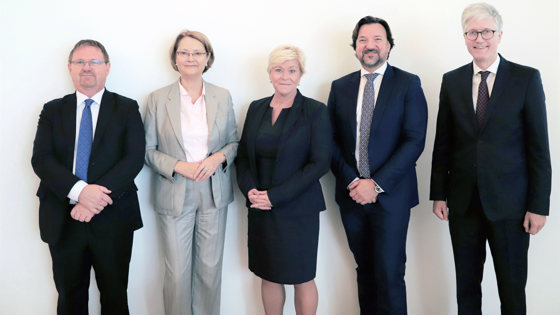 Finansministeren møter ESA