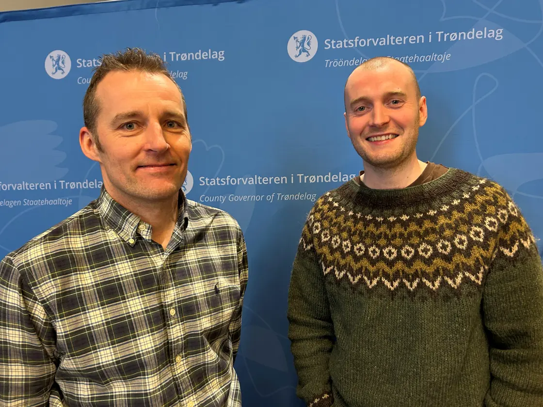 Anders Braa, Melhus kommune, her sammen med fylkesskogmester Kjartan Overdal hos Statsforvalteren i Trøndelag