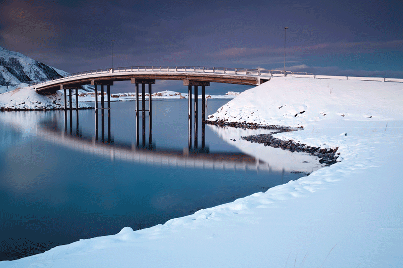 Figure 2.1 Bridge between Sommarøy and Hillesøy in Troms.