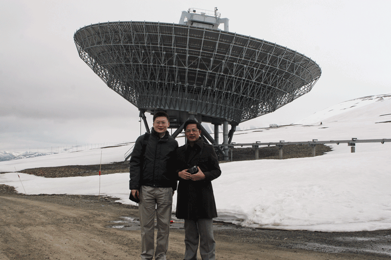 Figure 4.4 During the High North Study Tour in 2009 the participants visited the EISCAT facility near Longyearbyen. Hu Zhengyue, Assistant Minister of Foreign Affairs, Chinese Ministry of Foreign Affairs, and Shang Zhen, Second Secretary, Chinese Ministry of Fo...
