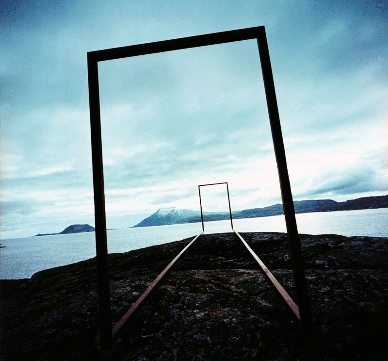 Figur 4.1 Skulpturlandskap Nordland, Leirfjord. «Omkring» av Waltercio Caldas fra Brasil. 