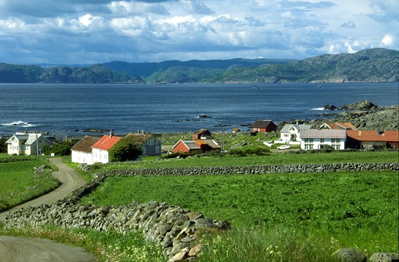 Vest-Lista ligger ytterst mot havet og byr på et særegent og unikt landskap. Området er et av Norges eldste jordbrukslandskap med spor etter menneskers aktivitet i over 6000 år.