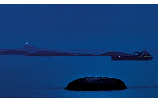 Figur 4.6 For å få farledsbevis er det krav om å ha gjennomført seilas i mørket.