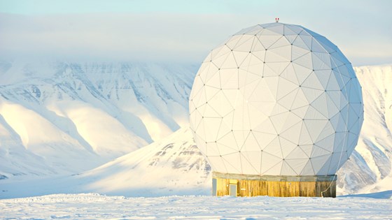 Illustrasjon fra Nordkloden. KSAT, Svalbard. Foto: Kongsberg Satellite Services