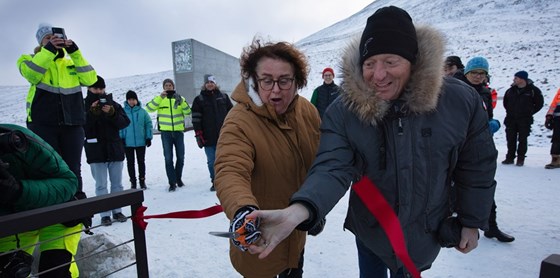 Bollestad cut the ribbon with CEO Harald Nikolaisen from Statsbygg