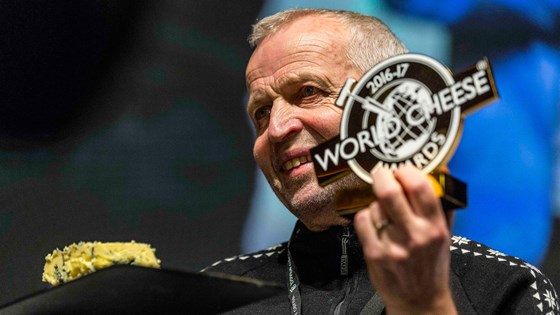 Kraftkar fra Tingvoll-ost og Grunnar Waagen, gikk til topps i World Cheese Awards i Spania i 2016.