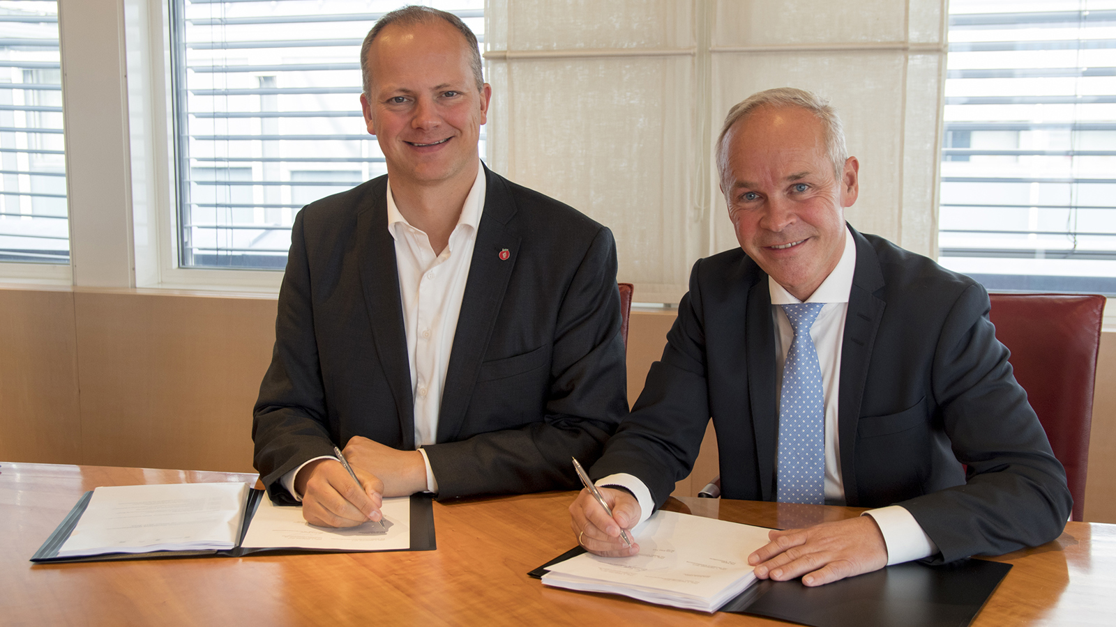 Samferdselsminister Ketil Solvik-Olsen og kommunal- og moderniseringsminister Jan Tore Sanner.