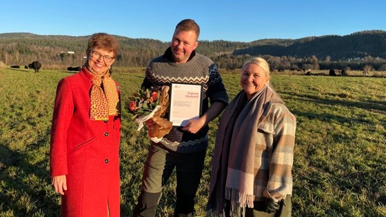 Virgenes gårdsdrift binder karbon i jorda og vinner landbrukspris i Vestfold og Telemark