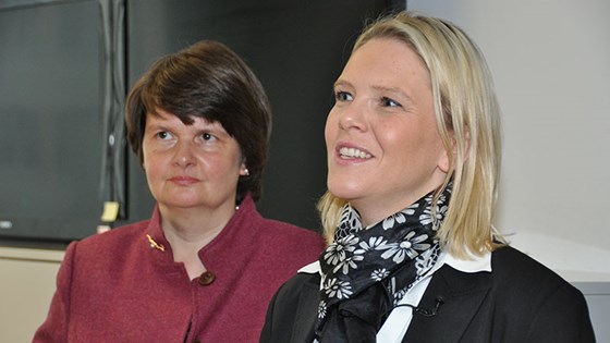 Landbruks- og matminister Sylvi Listhaug og statssekretæren i det tyske mat- og landbruksdepartementet, Maria Flachsbarth under dagens møte.