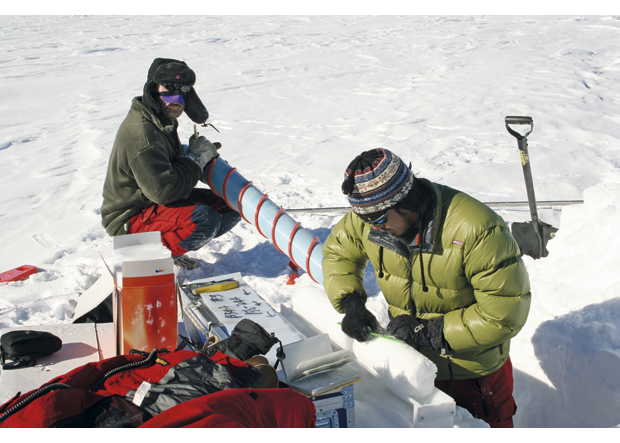 Figur 2.8 Overvåkning av isen i Arktis gir viktige bidrag til klimaforskningen