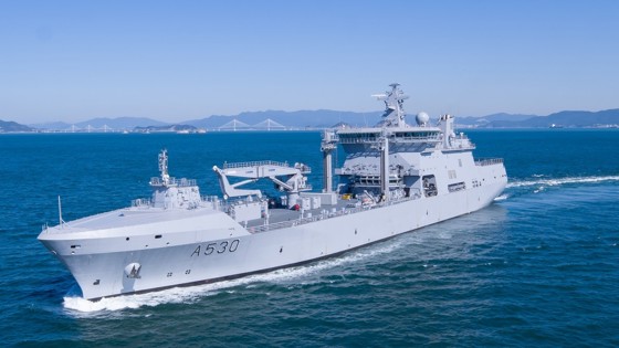 Logistikkfartøyet KNM Maud