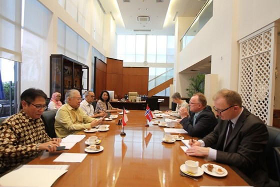 Fiskeriminister Per Sandberg i møte med Indonesias handelsminister