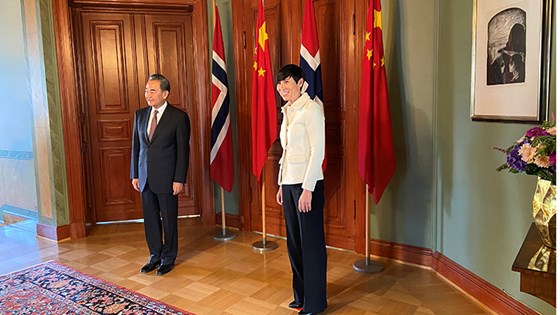 Norwegian Minister of Foreign affairs Ine Eriksen Søreide and her Chinese counterpart Wang Yi met the press Thursday evening. Credit: Guri Solberg, MFA