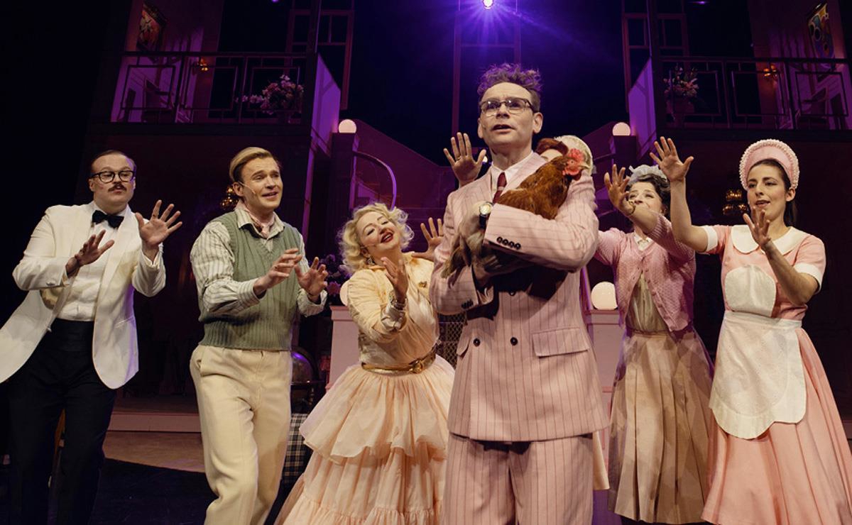 Et bilde som inneholder klær, person, Menneskeansikt, underholdning

KI-generert innhold kan være feil.