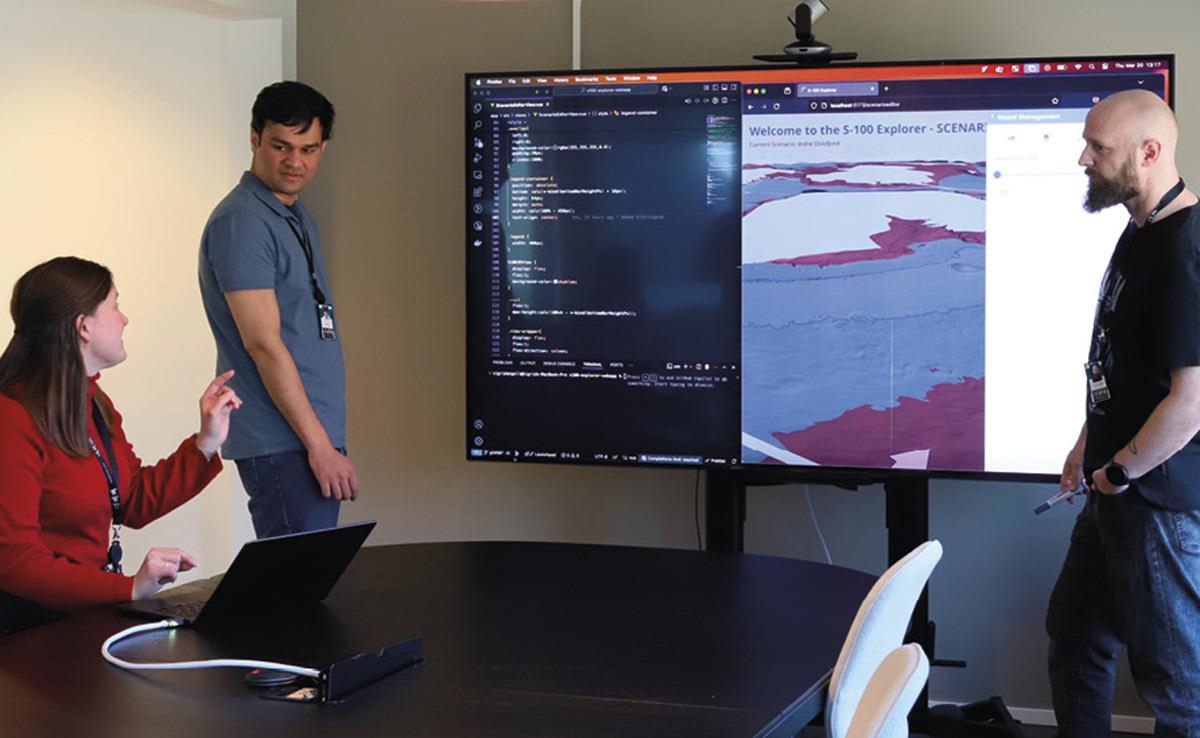 Et bilde som inneholder tekst, klær, person, vegg

KI-generert innhold kan være feil.