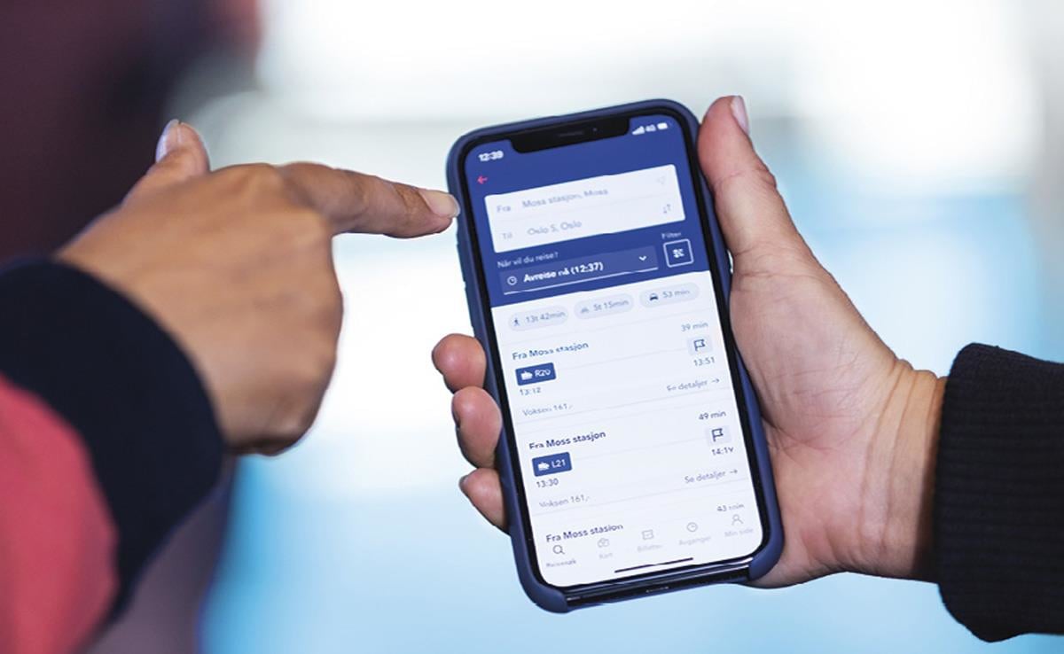 Et bilde som inneholder person, tekst, Mobiltelefon, duppeditt

KI-generert innhold kan være feil.