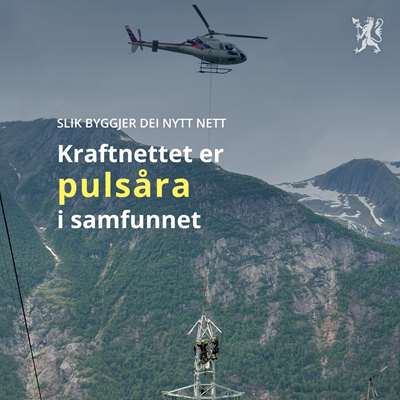 Bygger høyspentmaster i Odda med helikopter