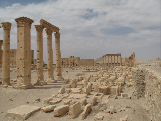 Figur 8.8 Palmyra. Oldtidsby, en av datidens viktigste kulturelle sentre i verden. Et av Syrias seks verdensarvområder som alle i 2013 ble oppført på Unescos liste over verdensarv i fare grunnet trusler som følge av væpnete konflikter. Området er i dag rasert,...