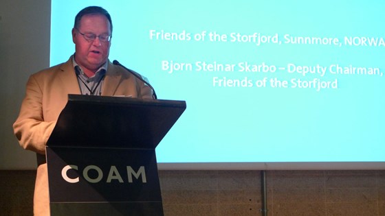 Nestleiar i Storfjordens Venner, Bjørn Steinar Skarbø presenterte organisasjonen under utdelinga av Europa Nostra–prisen / EUs kulturminnepris i Madrid. 