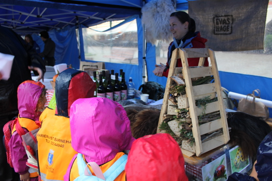 Torgdag på Bragernes torg i Drammen
