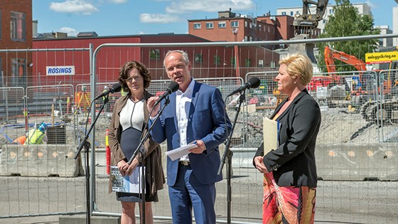Barne-, likestillings- og inkluderingsminister Solveig Horne, kommunal- og moderniseringsminister Jan Tore Sanner og finansminister Siv Jensen